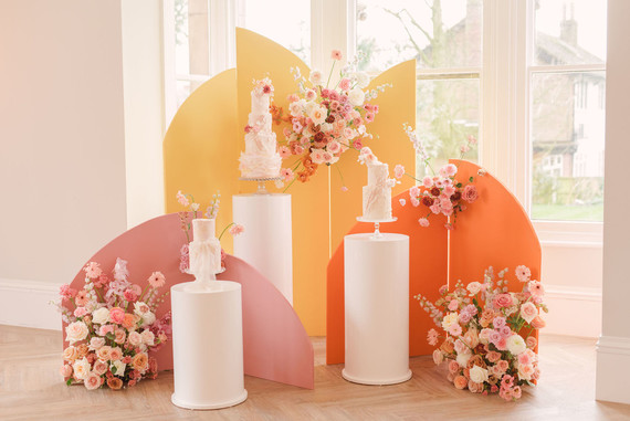 Modern color block wedding cake backdrop Inspiration