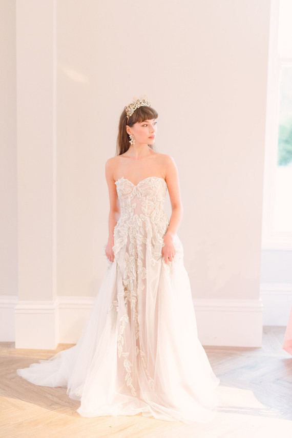 strapless wedding dress