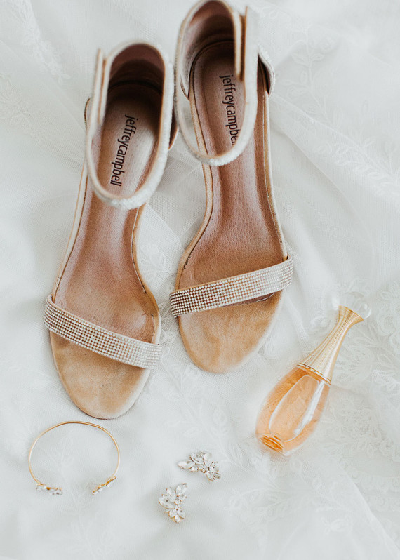 chic wedding details