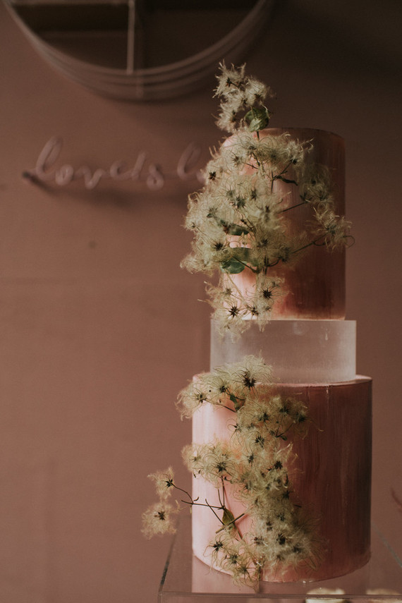 dried flower wedding cakes