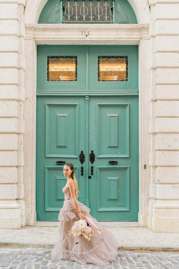 pink bridal shoot in Lisbon