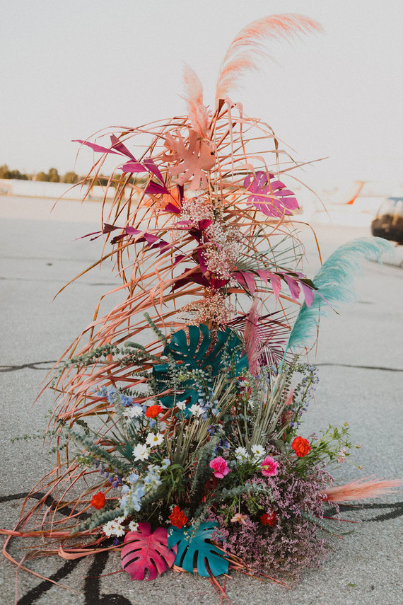 colorful dyed flowers for wedding
