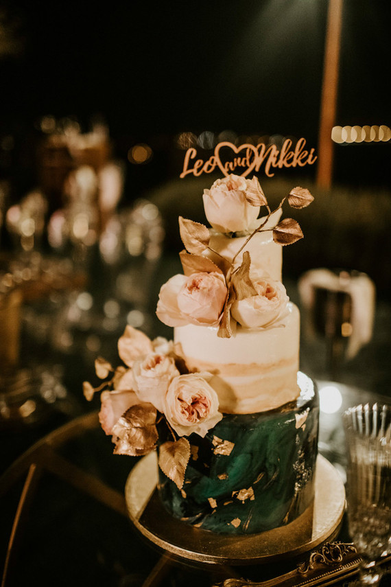 garden rose wedding cake
