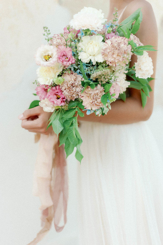 pink and white bridal bouquet