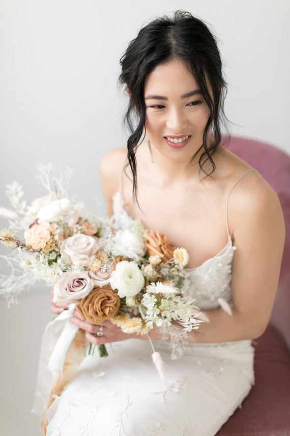 Minimalist bridal fashion