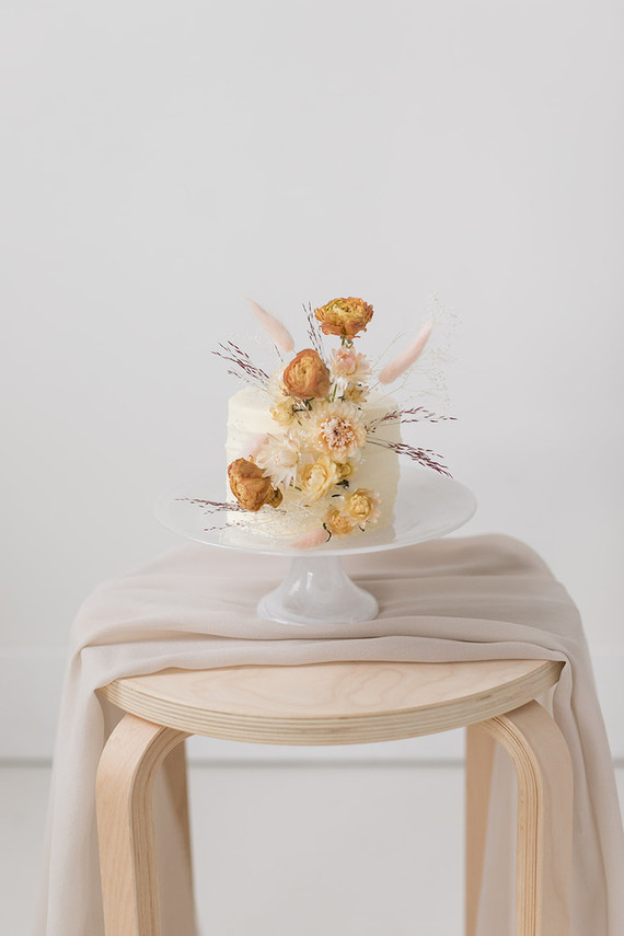 dried flower wedding cake