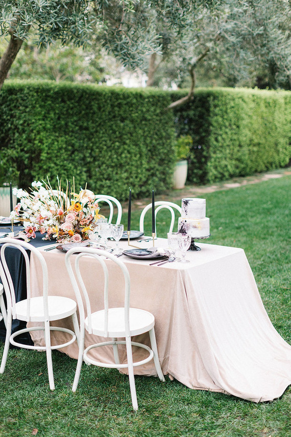 duo tone color block wedding inspiration