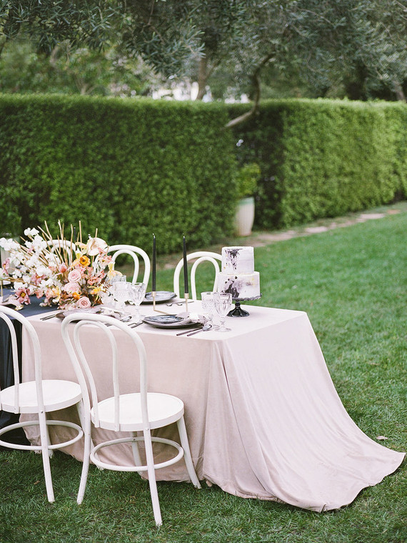 duo tone color block wedding inspiration