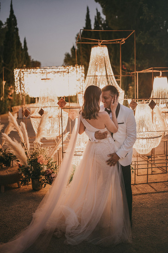 chandelier wedding decor