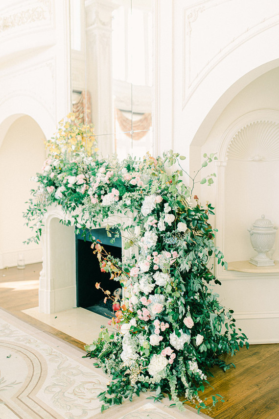 Elegant fireplace decor