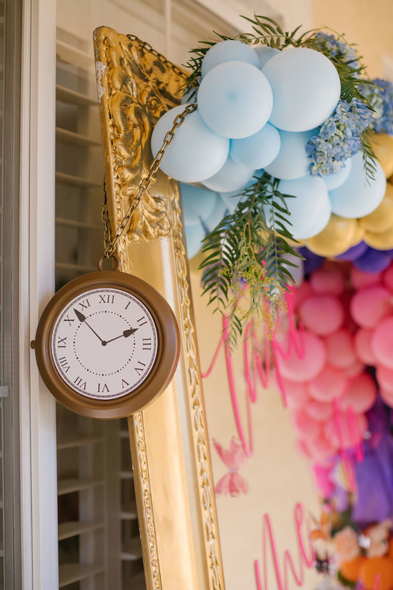 Alice in Wonderland kid birthday party