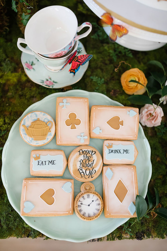 Alice in Wonderland kid birthday party