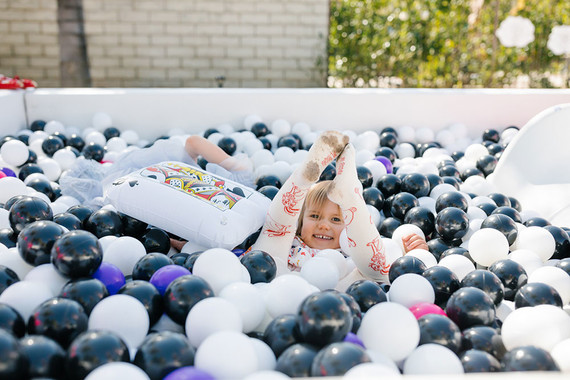 Alice in Wonderland kid birthday party