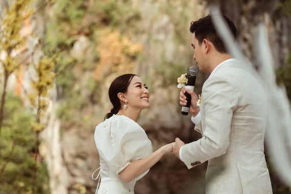 Daisy wedding in Thailand