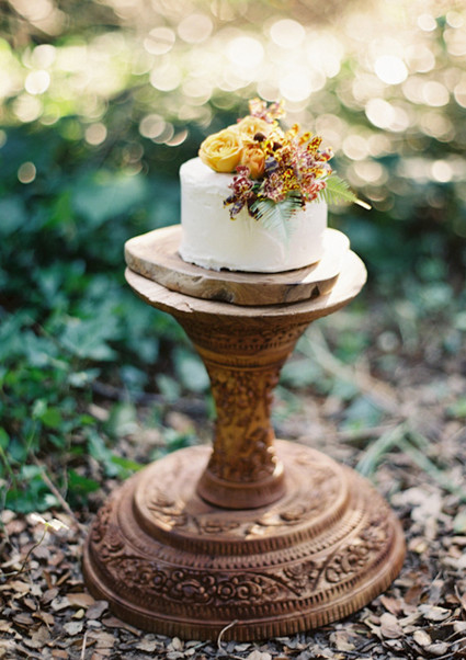 Rustic Fall cake with bronze stand