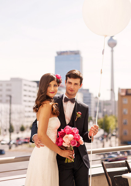 wedding balloon portrait