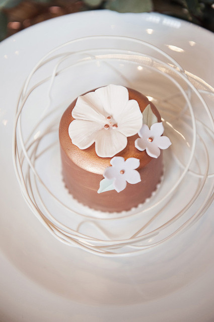 Mini golden cake