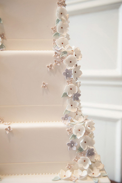 White and flower cake