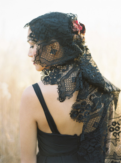 Black lace veil