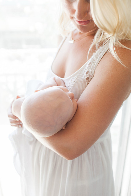 Mother and baby lifestyle photos by Poiema Photography | 100 Layer Cakelet
