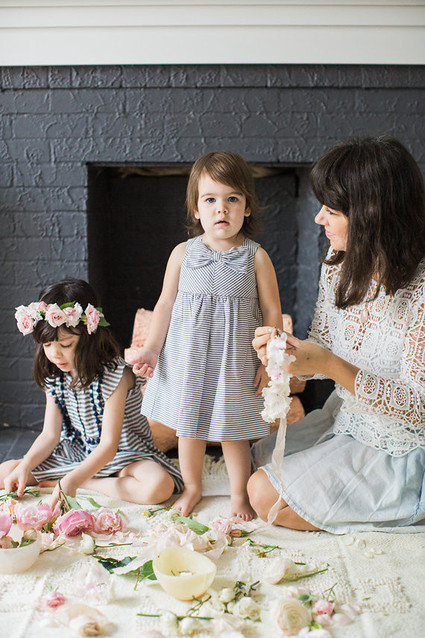 Mother daughter tea party by Bows and Arrows Flowers and NBarrett Photography | 100 Layer Cakelet