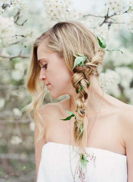 Loose side braid