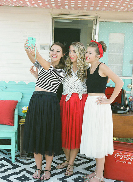 Retro glamper girls shoot