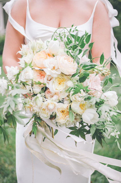 White and peach bouquet