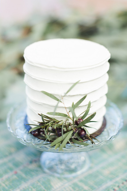 Simple white cake Inspiration