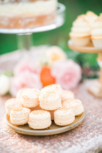 Coral macarons