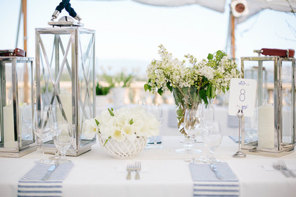White and blue tablescape