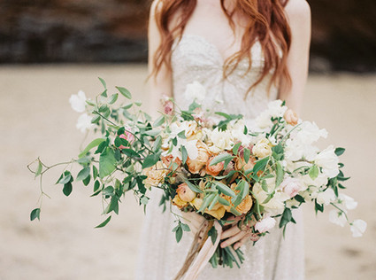 Loose and wild bridal bouquet