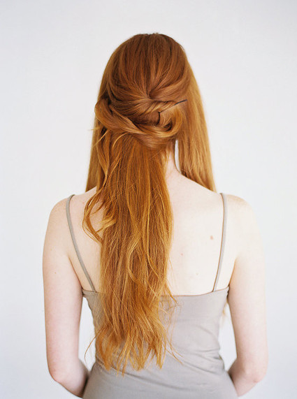 How-to create a low twisted updo