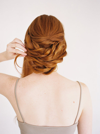 How-to create a low twisted updo