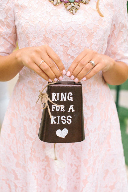 Kiss bell