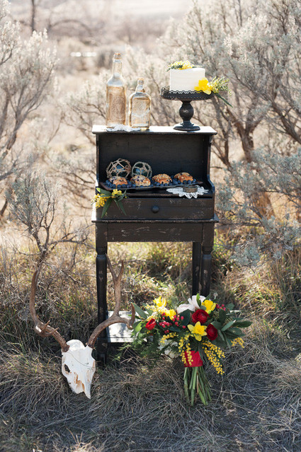 Vintage wedding dessert table