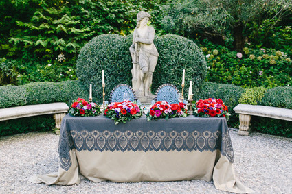 Modern Romeo & Juliet Wedding Inspiration Tablescape