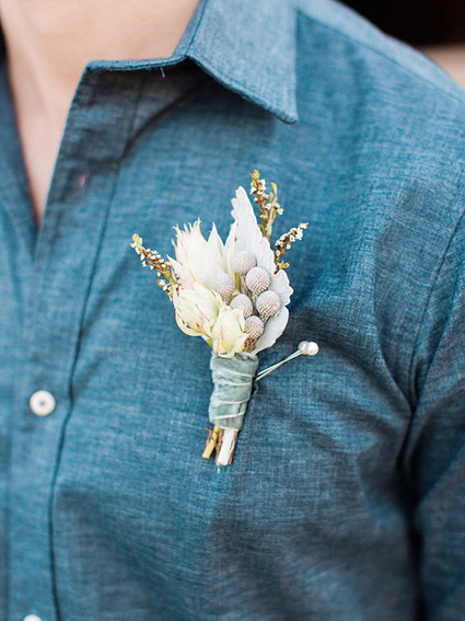 Pastel bohemian blue boutonniere