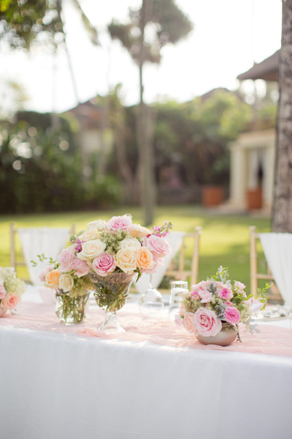 Pink and coral beach tablescape