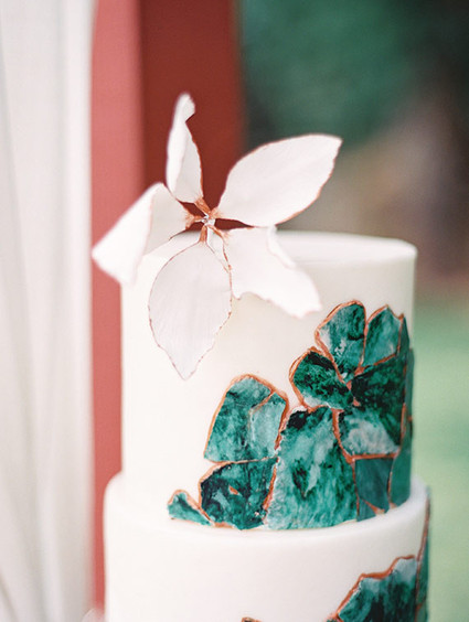 Floral wedding cake