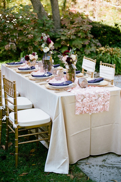 Elegant plum and gold tablescape