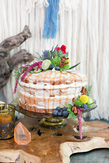Semi naked cake