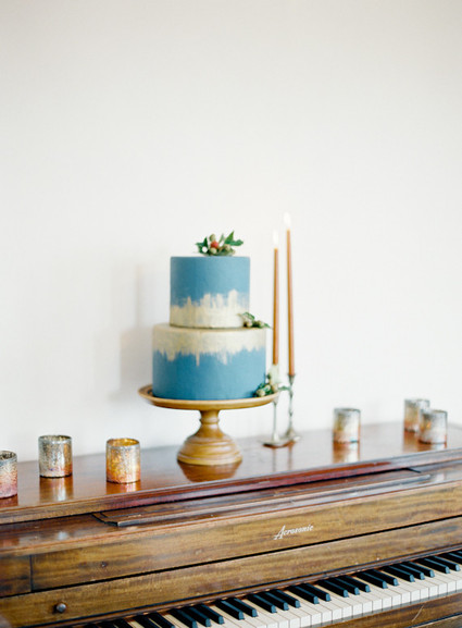 Blue and gold wedding cake