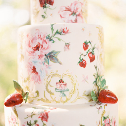 Strawberry inspired cake details