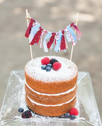 ed white and blue naked cake