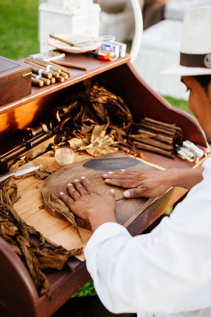 Cigar rolling station