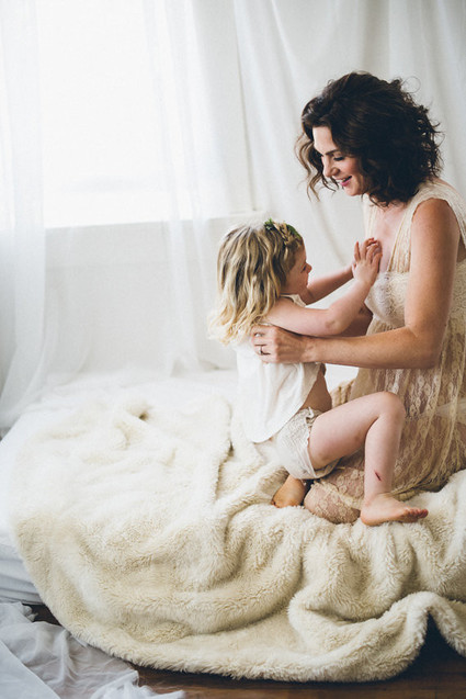 Mother-daughter maternity photos