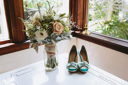 Bride's bouquet and shoes