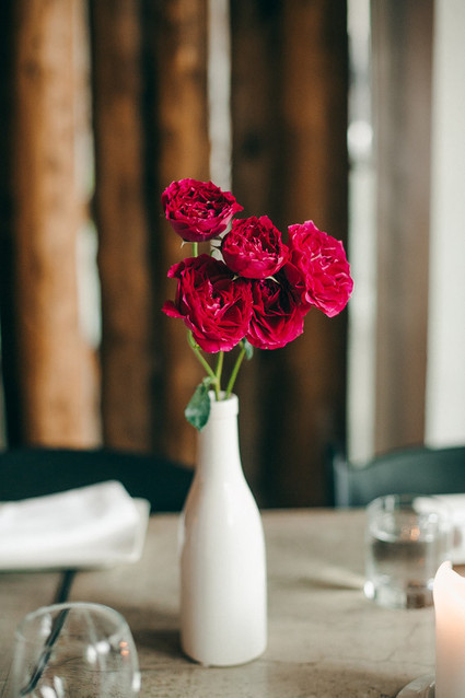 White case with red peonies