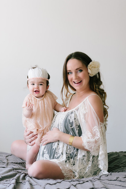 mother daughter maternity photos by Heather Kincaid